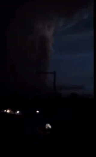 恐怖! 旅游胜地火山爆发 引发75场地震 30万人紧急撤离 现场如同末日!