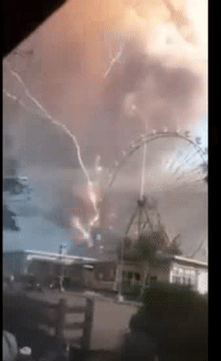 恐怖! 旅游胜地火山爆发 引发75场地震 30万人紧急撤离 现场如同末日!