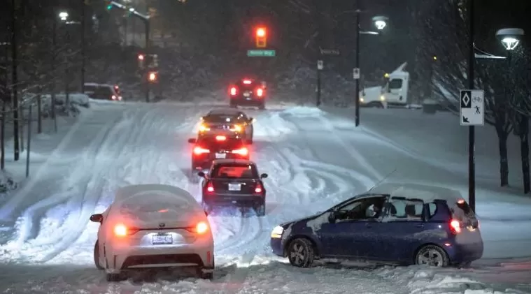 警报! 今夜还有30cm暴雪狂砸大温 附带飓风特效 明天也出不了门了!