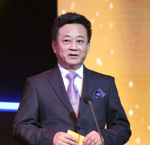 赵忠祥患鳞癌去世! 腿疼就医查出晚期 10亿遗产不给儿子全给他!