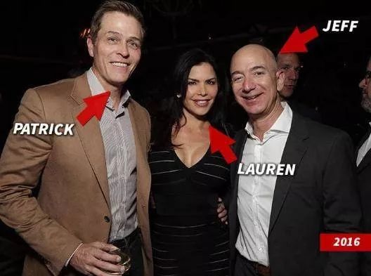 史上最强小三上位成功! 爆乳依偎贝佐斯 礼服开到肚脐眼
