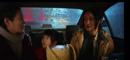 催泪! 周迅带女儿开出租爆红 感动全中国的背后 是多少妈妈的辛酸和爱?