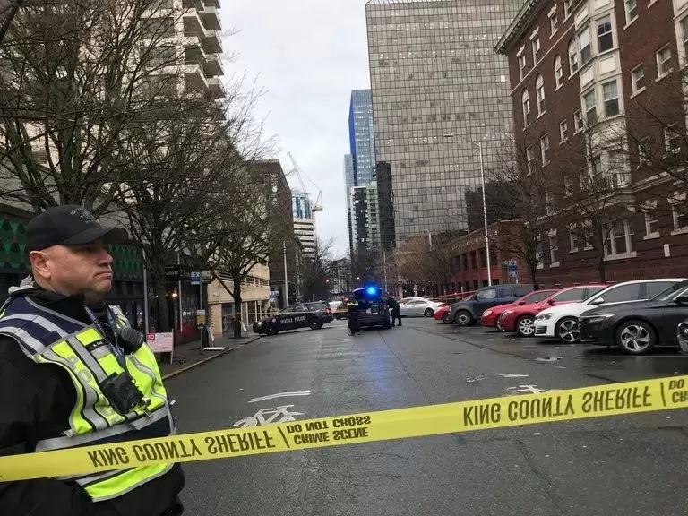 西雅图网红景点爆发枪击 8人死伤 人群疯狂逃命!