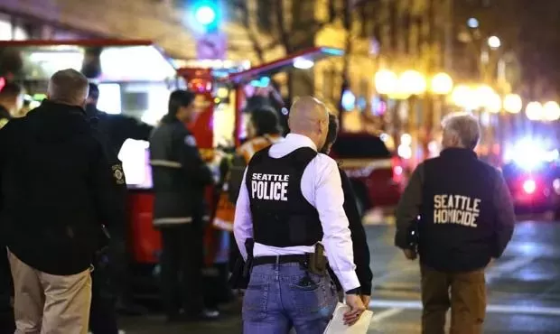 西雅图网红景点爆发枪击 8人死伤 人群疯狂逃命!