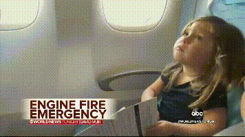 惊悚! 万米高空 乘客往机窗外瞟了一眼 发现机翼没了！