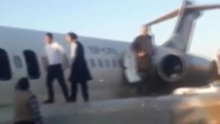 突发! 一架美国飞机坠毁 疑遭击落! 3枚火箭弹齐轰炸 2020开年太硬核了
