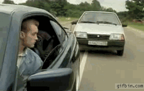 视频疯传! 大温男子扑上行驶中的私家车 司机发飙狂踩油门 骇人一幕发生!