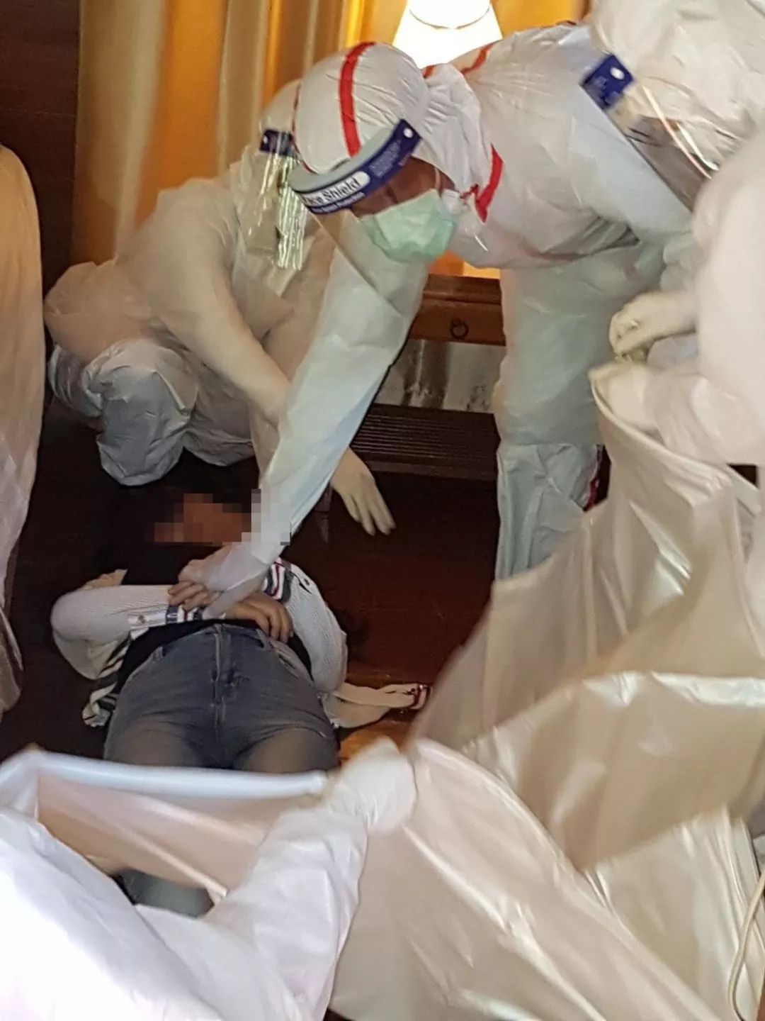 华人女子旅游胜地离奇死亡! 疑似肺炎 救护人员全副武装到场