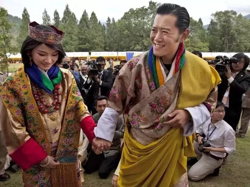 90后不丹王后怀二胎 惊艳孕照曝光 7岁定终身 21岁成皇后 太美了