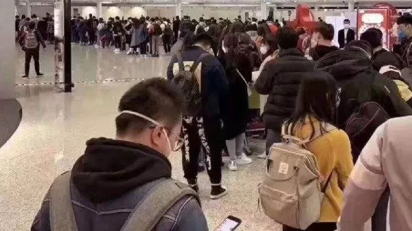 ​撤侨记: 有的像坐牢 有的跪求别撤了看到法国… 网友们全不淡定了!