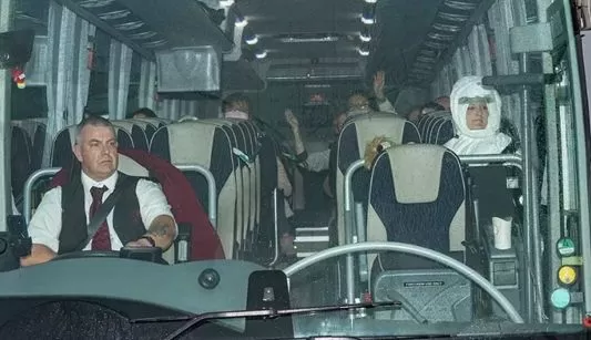​撤侨记: 有的像坐牢 有的跪求别撤了看到法国… 网友们全不淡定了!