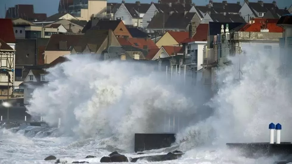 惨! 澳洲山火后 又遭30年一遇洪灾 风暴肆虐 多人伤亡!
