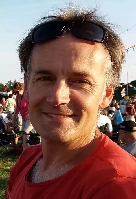 法国出现首例死亡 英国8架飞机千人隔离 欧洲也要沦陷了