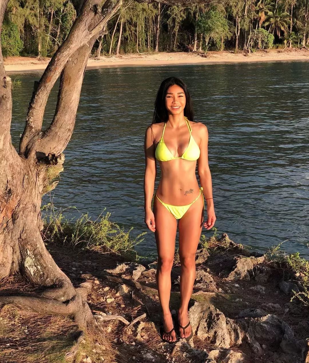 看呆! 这对美艳母女火遍全球 身材超辣 43岁妈妈竟比19岁女儿还年轻!