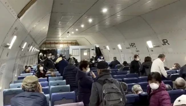 “病毒游轮”200多加拿大人后天回家! 确诊542人 14名感染者坐机尾!