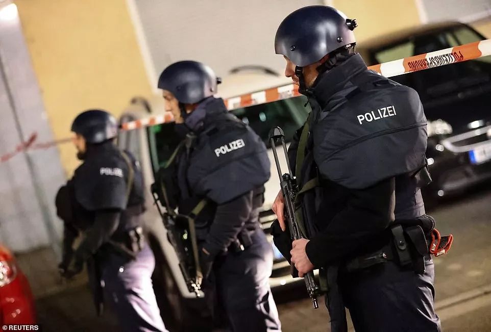 惨剧! 德国爆发大型恐袭 多人死伤! 枪手开宝马疯狂扫射 只为杀光移民!