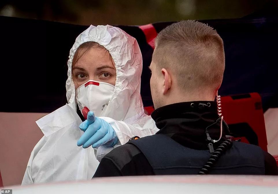 惨剧! 德国爆发大型恐袭 多人死伤! 枪手开宝马疯狂扫射 只为杀光移民!