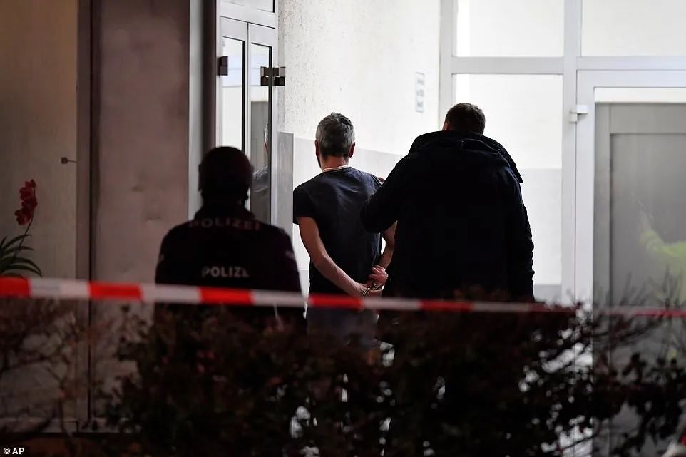 惨剧! 德国爆发大型恐袭 多人死伤! 枪手开宝马疯狂扫射 只为杀光移民!