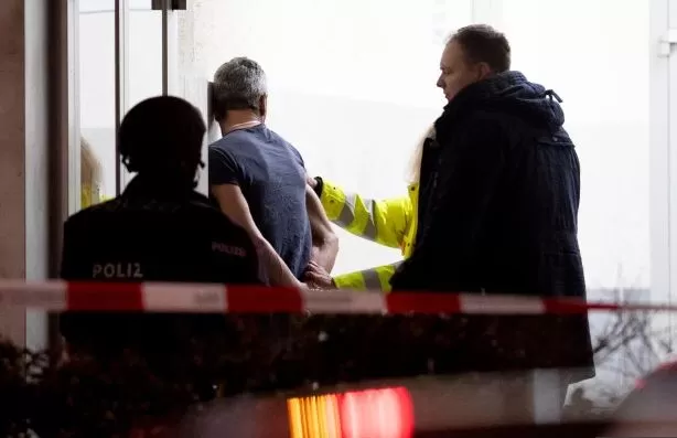 惨剧! 德国爆发大型恐袭 多人死伤! 枪手开宝马疯狂扫射 只为杀光移民!
