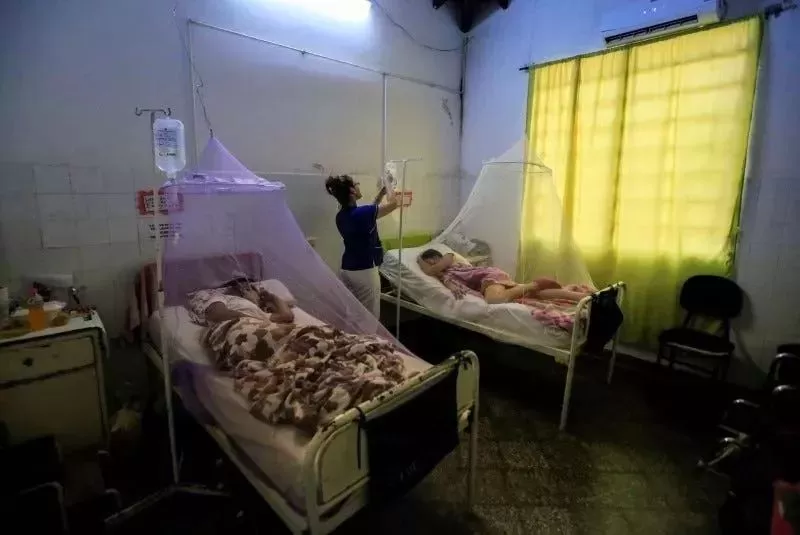 惊! 旅游胜地爆发致死疫情 9万人感染 总统确诊 却还有华人组团去！