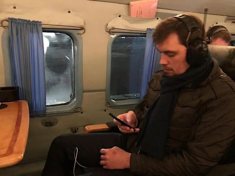 烧车打砸辱骂! 这国撤侨的待遇震惊世界 