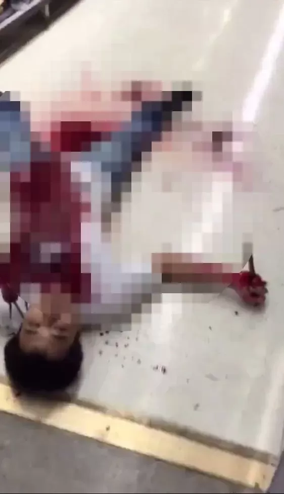 惨剧! 30岁华人男子超市当众割喉 母亲目睹现场! 背后隐情太心酸