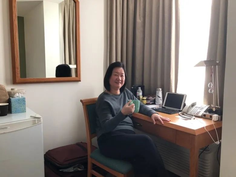 扎心! 华人夫妇刚逃下病毒游轮 又在加拿大遭嫌弃: 送饭的都躲我们2米远