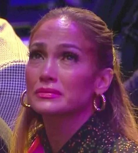 心碎! 科比追悼会万人看哭 瓦妮莎泣诉: 他是我的一切! 乔丹都扛不住了...