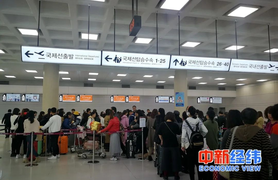 紧急! 韩国疫情爆发 一大批人涌向中国! 机票大涨 飞温哥华航班爆满