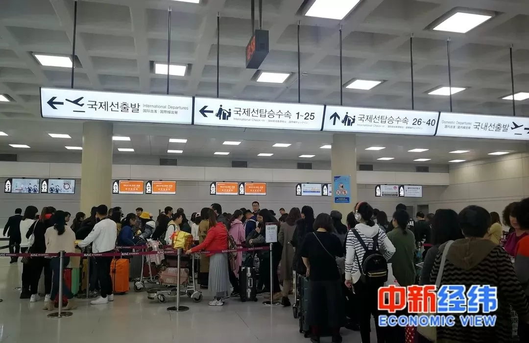 紧急! 韩国疫情爆发 一大批人涌向中国! 机票大涨 飞温哥华航班爆满