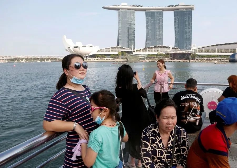 太惨了! 封城前逃离武汉 中国夫妇海外被控罪 刚确诊新冠又要坐牢了...