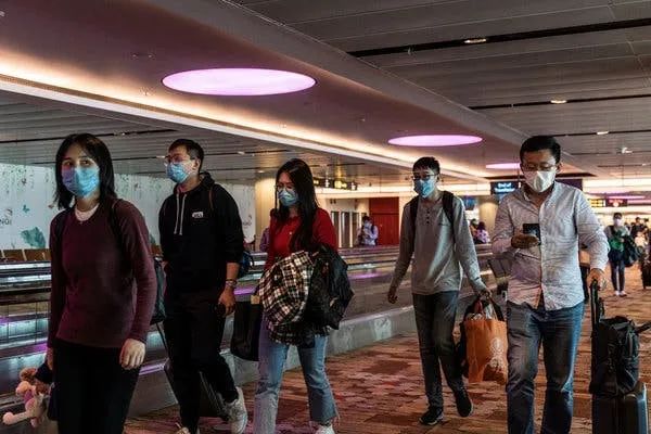 太惨了! 封城前逃离武汉 中国夫妇海外被控罪 刚确诊新冠又要坐牢了...