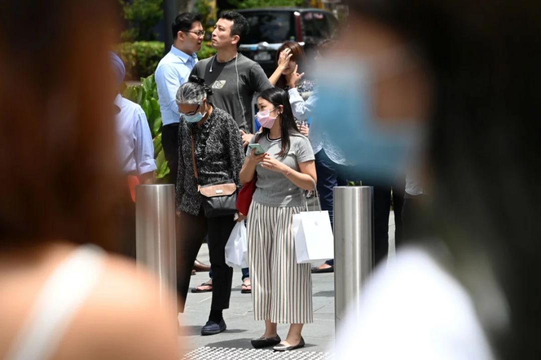 太惨了! 封城前逃离武汉 中国夫妇海外被控罪 刚确诊新冠又要坐牢了...