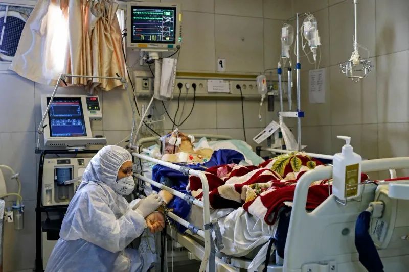 可怕! 英国卫生部长确诊 意大利破万紧急求救中国 疫情越来越恐怖了