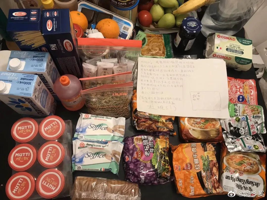 暖心! 疫情下 从没说过话的华人邻居给我送来一个包裹 打开后我哭了...