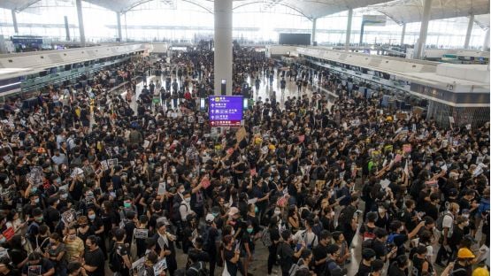 注意! 今天起 北京禁所有国际航班直飞 非香港居民禁止入港!