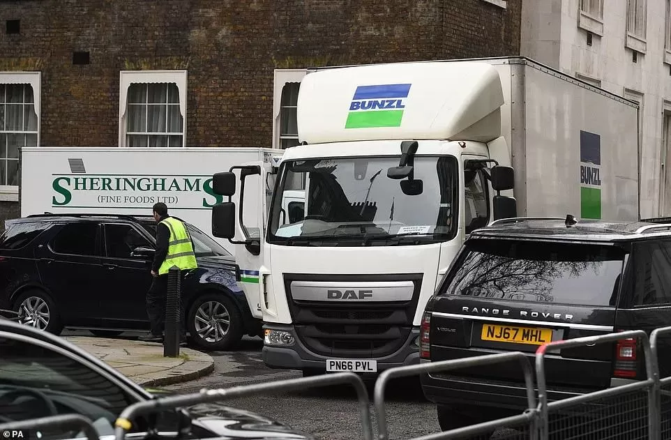 英国首相确诊! 全球媒体和网友都炸了 原来病毒最爱走高端路线…