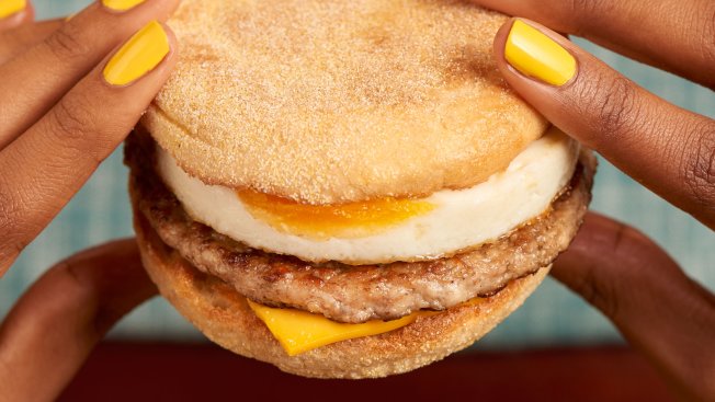 麦当劳的猪肉满福堡加蛋，是店内早餐的人气产品之一。取材自推特