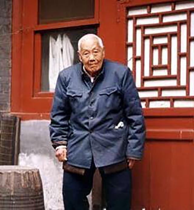 太监孙耀庭口述：夜晚伺候嫔妃时，鞋里都要放一个苍耳，为何？
