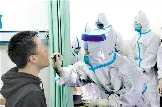 不妙! 国内多地发现温哥华输入病例  刚回国就送救护车 加国疫情细思极恐