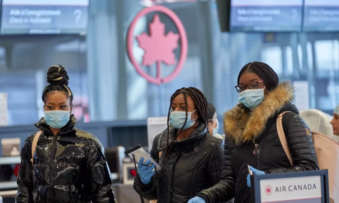不妙! 国内多地发现温哥华输入病例  刚回国就送救护车 加国疫情细思极恐