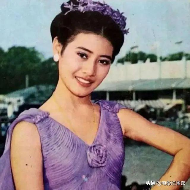 娶5个美貌王妃，废掉4位，泰国国王“自导自演”一出残酷的后宫戏