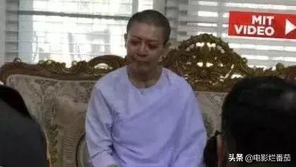 娶5个美貌王妃，废掉4位，泰国国王“自导自演”一出残酷的后宫戏