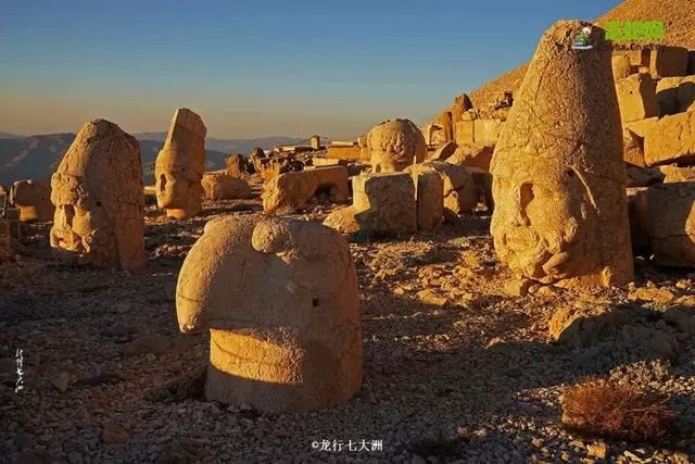 这大叔是个狠人！环球旅行17年，数次生死一线，一生完成一个目标