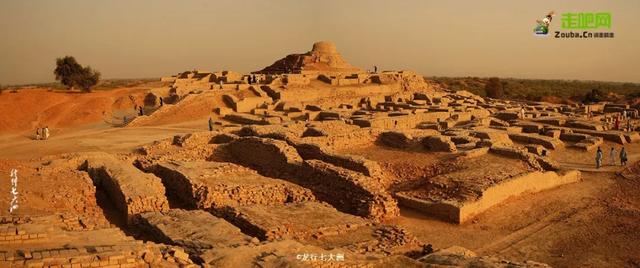 这大叔是个狠人！环球旅行17年，数次生死一线，一生完成一个目标