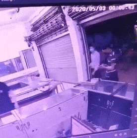 恐怖! 疫情下 3名华人被判死刑 就地枪决! 1分钟捅死戴口罩同胞 视频骇人!