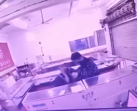 恐怖! 疫情下 3名华人被判死刑 就地枪决! 1分钟捅死戴口罩同胞 视频骇人!