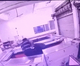 恐怖! 疫情下 3名华人被判死刑 就地枪决! 1分钟捅死戴口罩同胞 视频骇人!