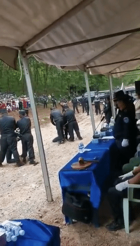 恐怖! 疫情下 3名华人被判死刑 就地枪决! 1分钟捅死戴口罩同胞 视频骇人!
