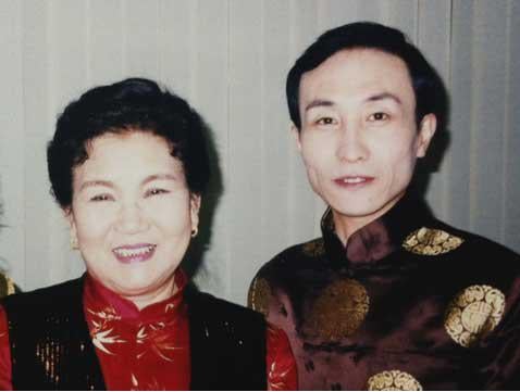 1999年深夜,赵丽蓉痛不欲生恳求安乐死,临终对巩汉林留下一句忠告